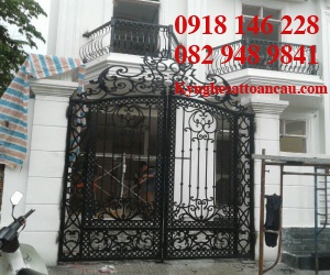 Cửa cổng sắt mỹ thuật CCS26