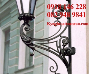 TRỤ ĐÈN MỸ THUẬT B4