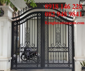 Cửa cổng sắt mỹ thuật CCS28