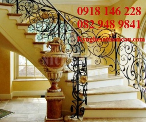 Cầu thang sắt mỹ thuật C135