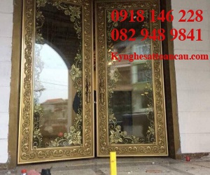CỬA NHÔM ĐÚC ĐẸP C18