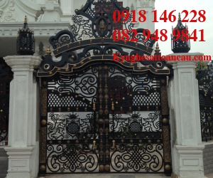 Cửa cổng sắt mỹ thuật CCS82