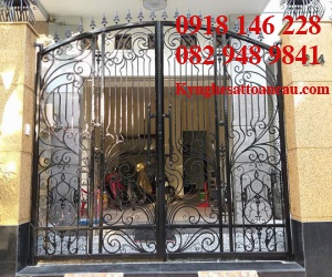 Cửa cổng sắt mỹ thuật CCS92
