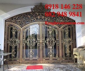 CỬA NHÔM ĐÚC ĐẸP C10