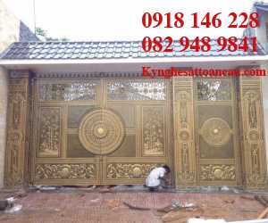 CỬA NHÔM ĐÚC ĐẸP C12
