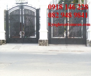 Cửa cổng sắt mỹ thuật CCS15