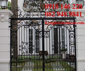 Cửa cổng sắt mỹ thuật CCS102