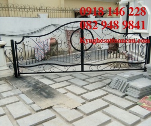 Cửa cổng sắt mỹ thuật CCS14