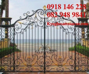 Cửa cổng sắt mỹ thuật CCS18