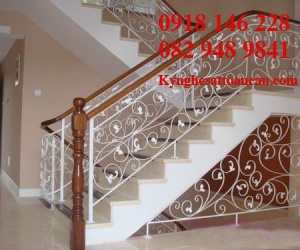 Cầu thang sắt mỹ thuật 681H