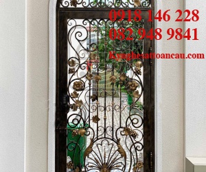 Cửa cổng sắt mỹ thuật CCS110
