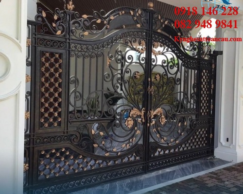 Cửa cổng sắt mỹ thuật CCS114