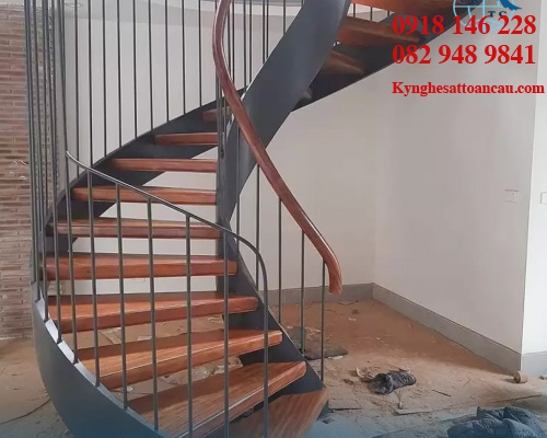 Cầu thang xoắn CTX61