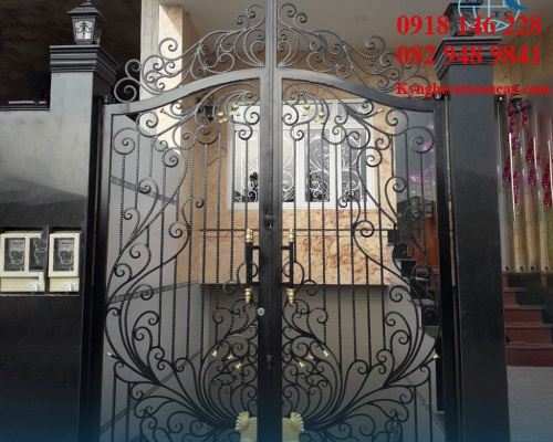 Cửa cổng sắt mỹ thuật CCS121