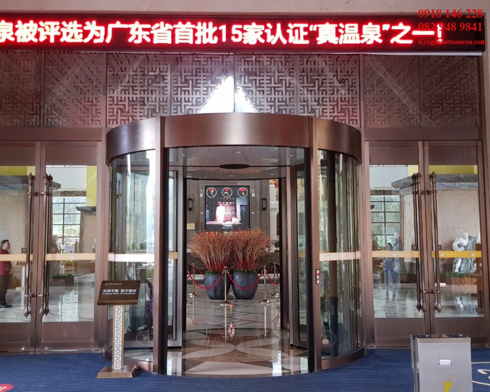 Cửa inox mạ vàng CC7