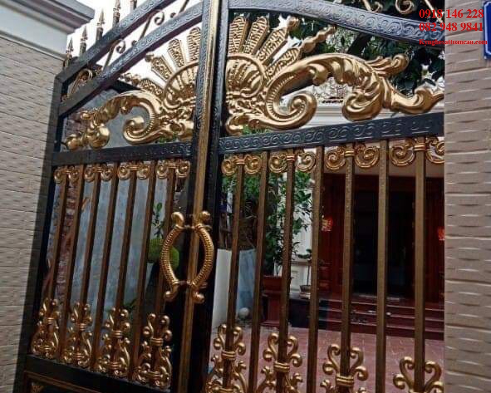 Cửa cổng sắt mỹ thuật CCS32