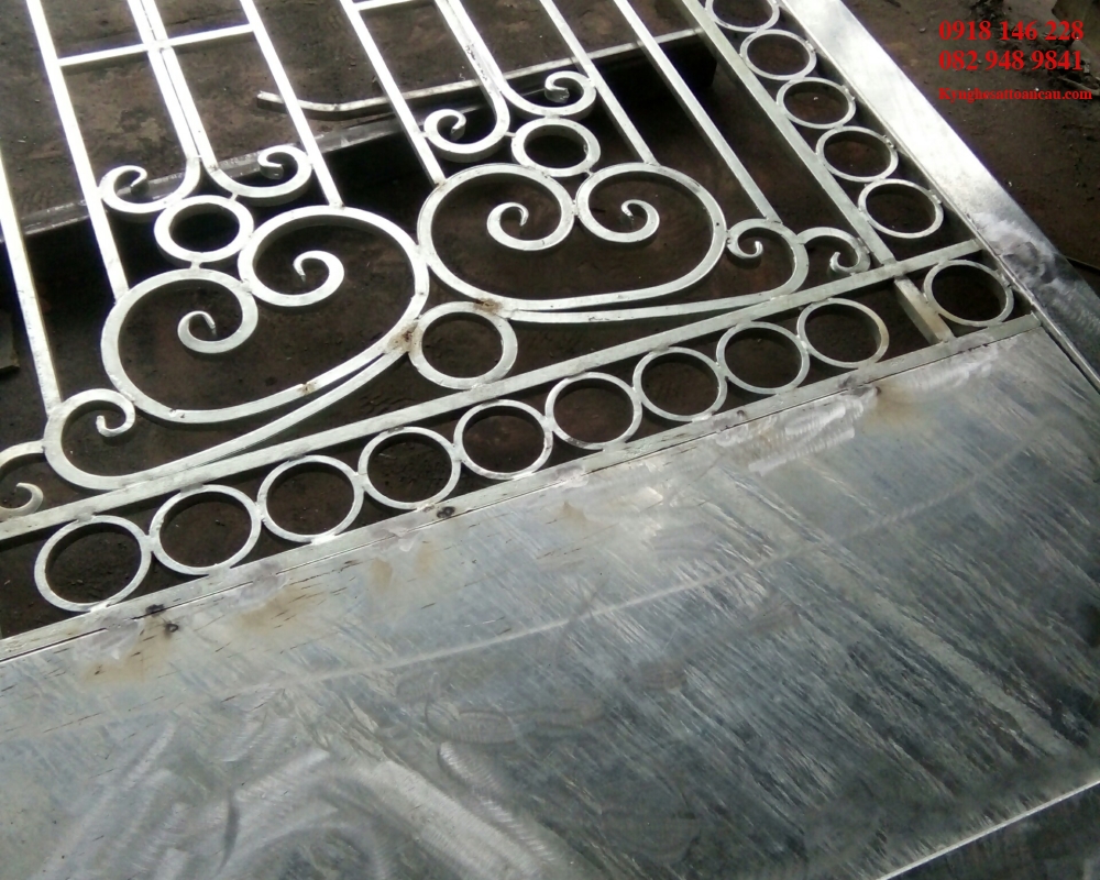 Cửa cổng sắt mỹ thuật CCS15
