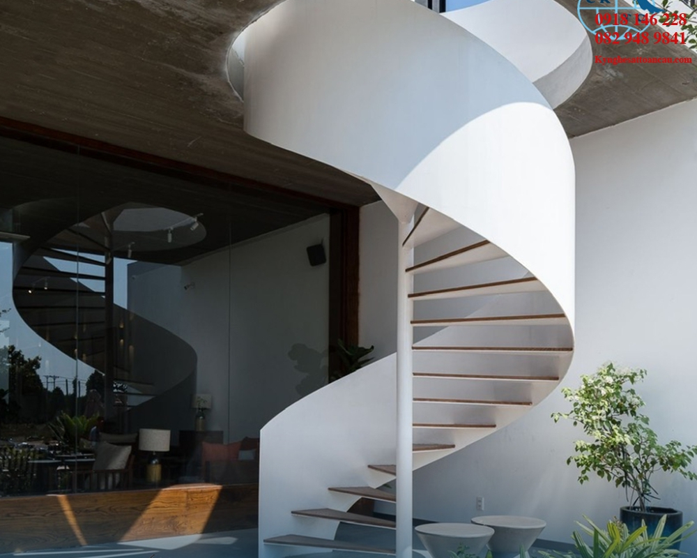 Cầu thang xoắn CTX83