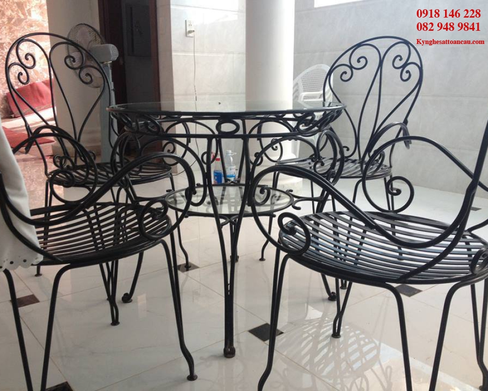 BÀN GHẾ SẮT MỸ THUẬT BS2