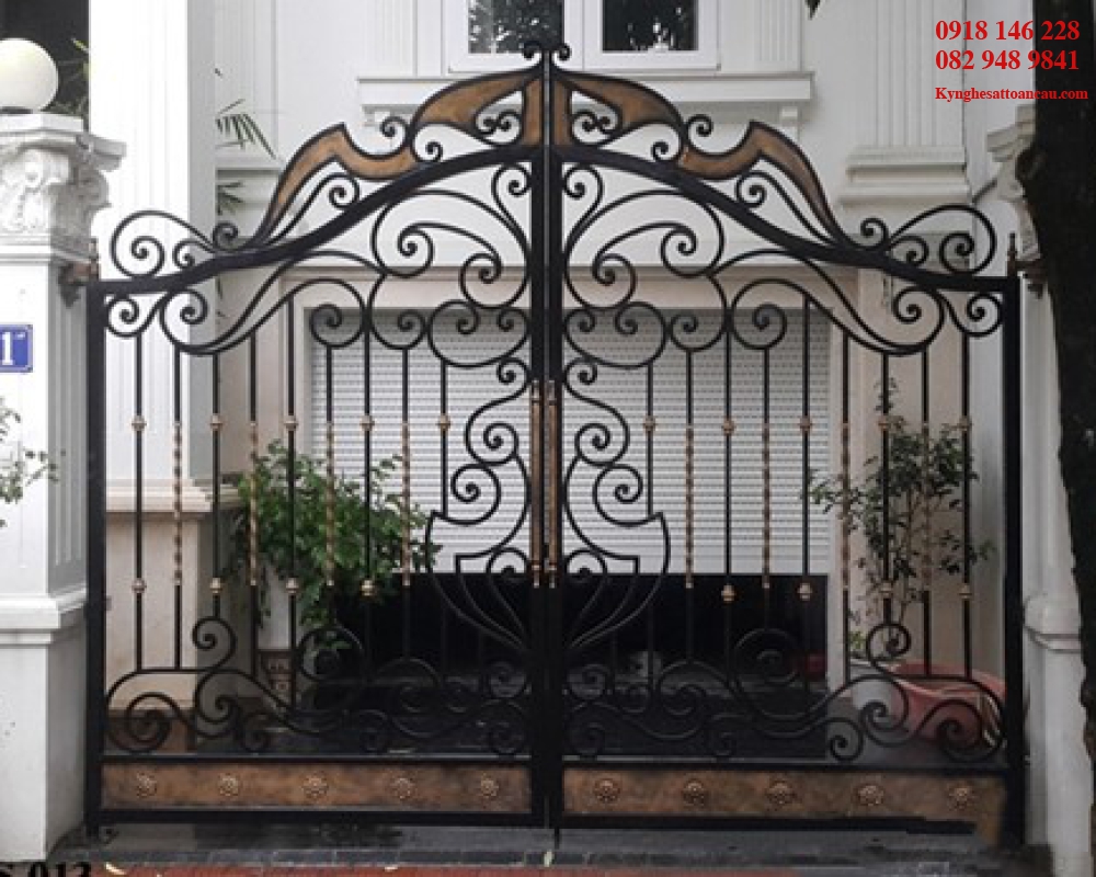 Cửa cổng sắt mỹ thuật CCS27