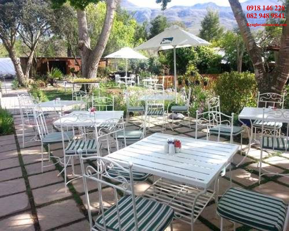 BÀN GHẾ SẮT MỸ THUẬT hk05