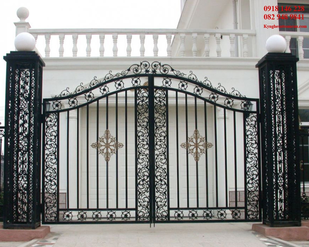 Cửa cổng sắt mỹ thuật CCS67