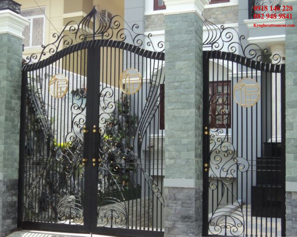 Cửa cổng sắt mỹ thuật CCS117