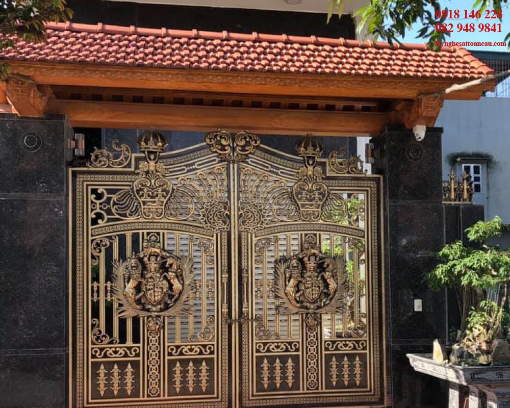Cửa nhôm đúc đẹp C32