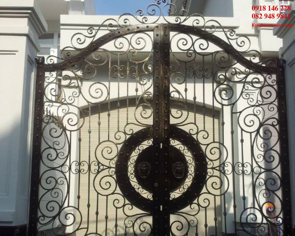 Cửa cổng sắt mỹ thuật CCS120