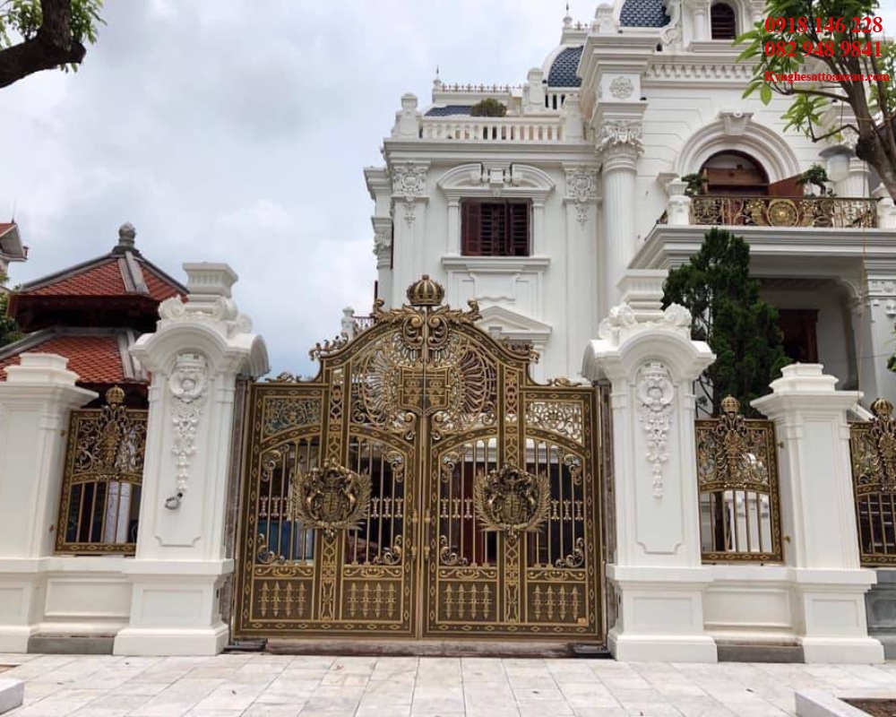 Cửa nhôm đúc đẹp C42