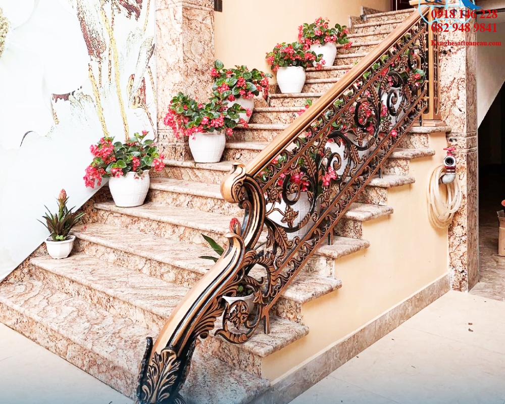 Cầu thang nhôm đúc CTN08