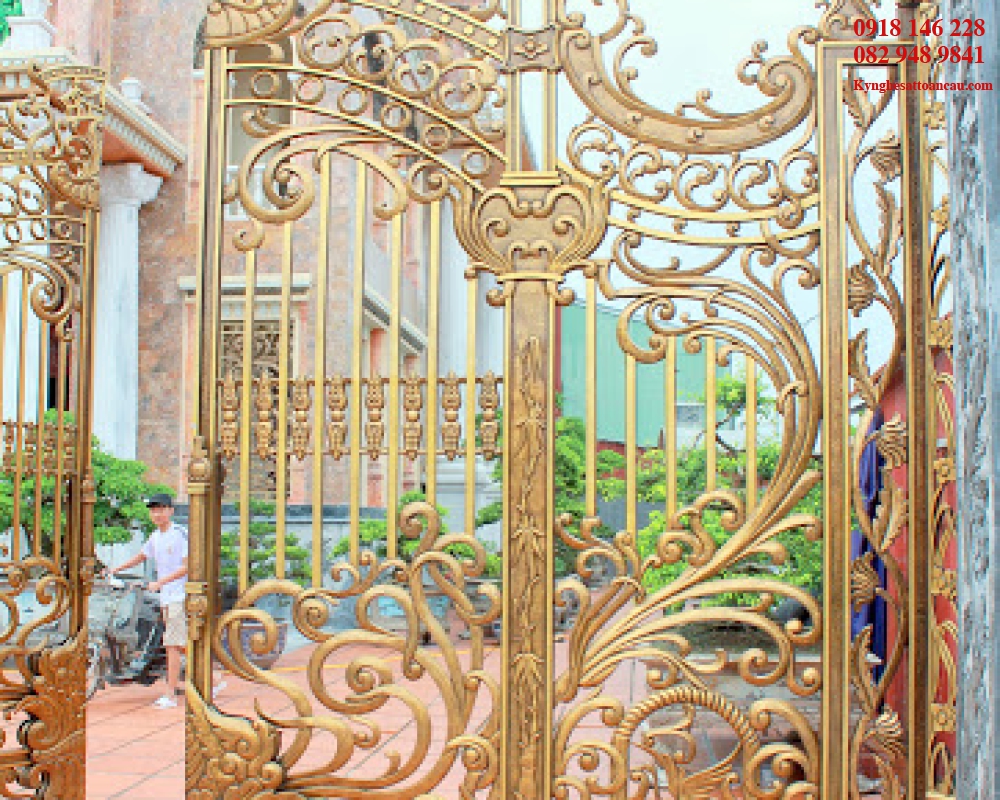 Cửa cổng nhôm đúc CN4