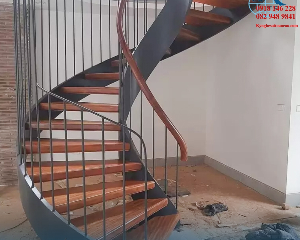 Cầu thang xoắn CTX61