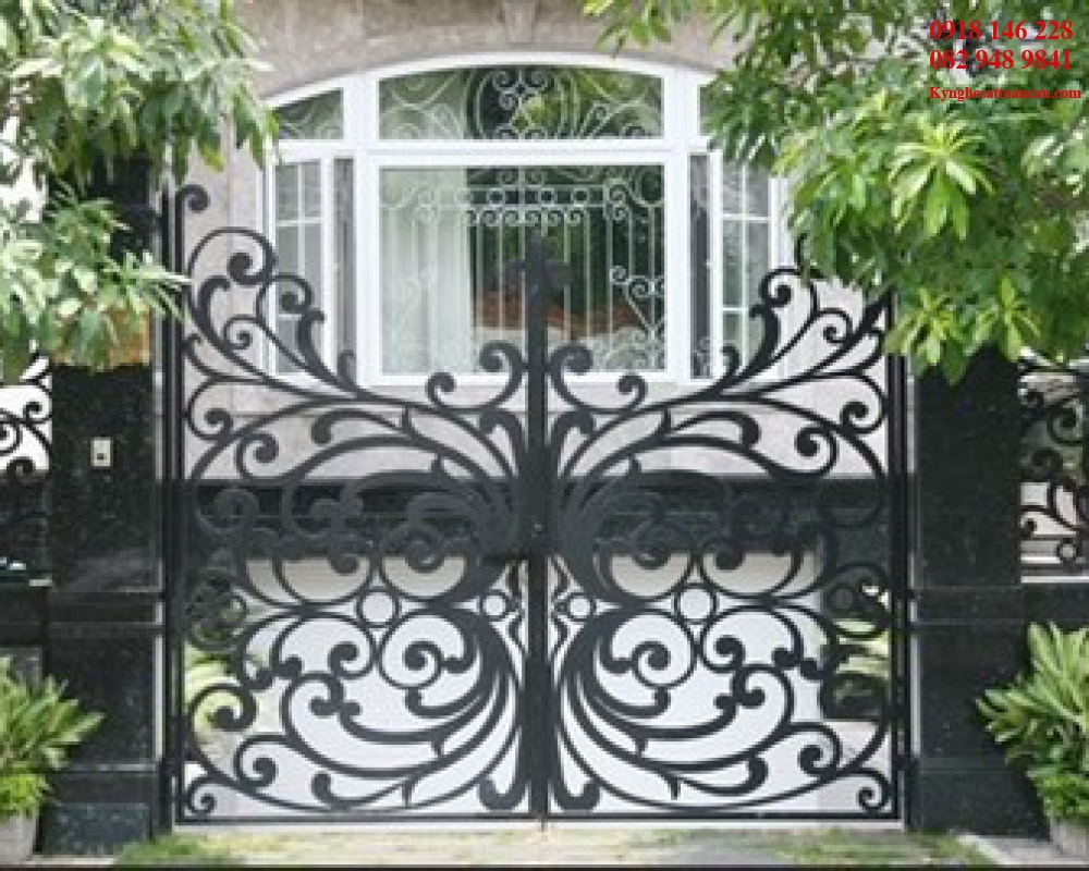 Cửa cổng sắt mỹ thuật CCS55