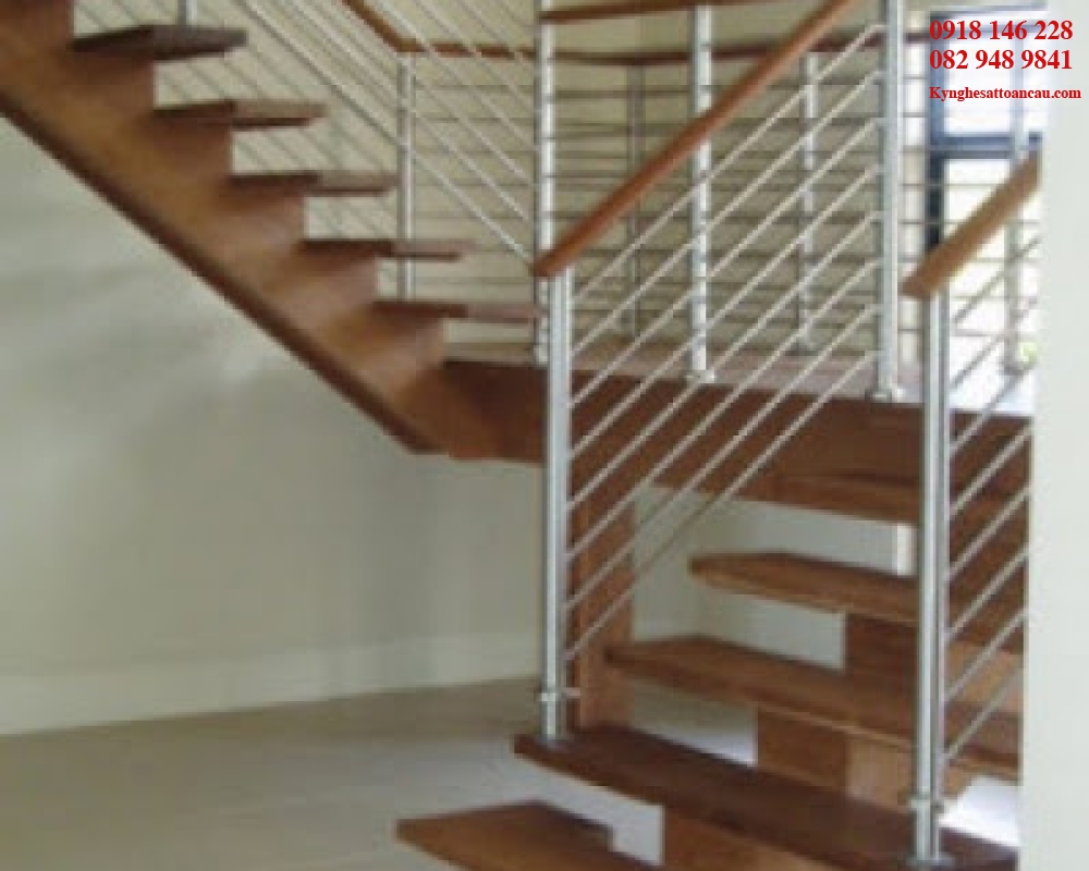 Cầu thang inox CTI16