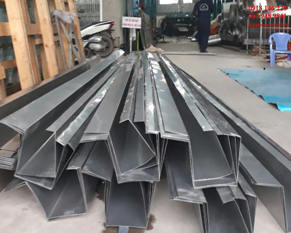 MÁNG XỐI NHÀ Ở MO1