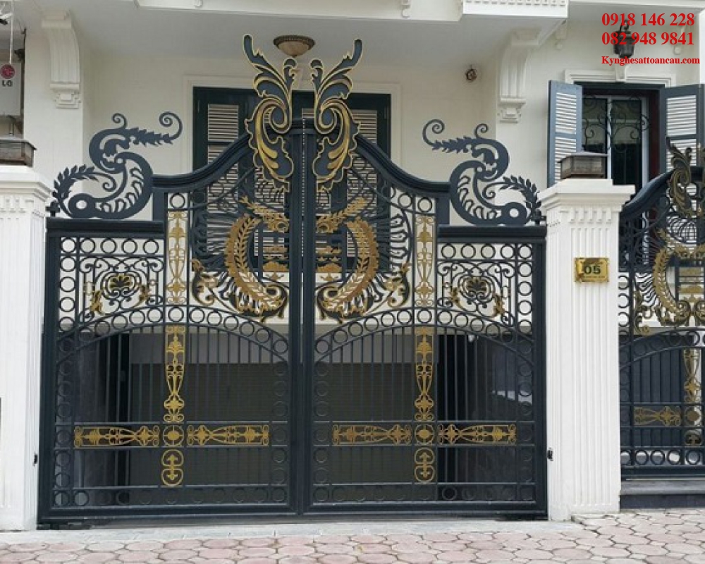 Cửa cổng sắt mỹ thuật CCS13