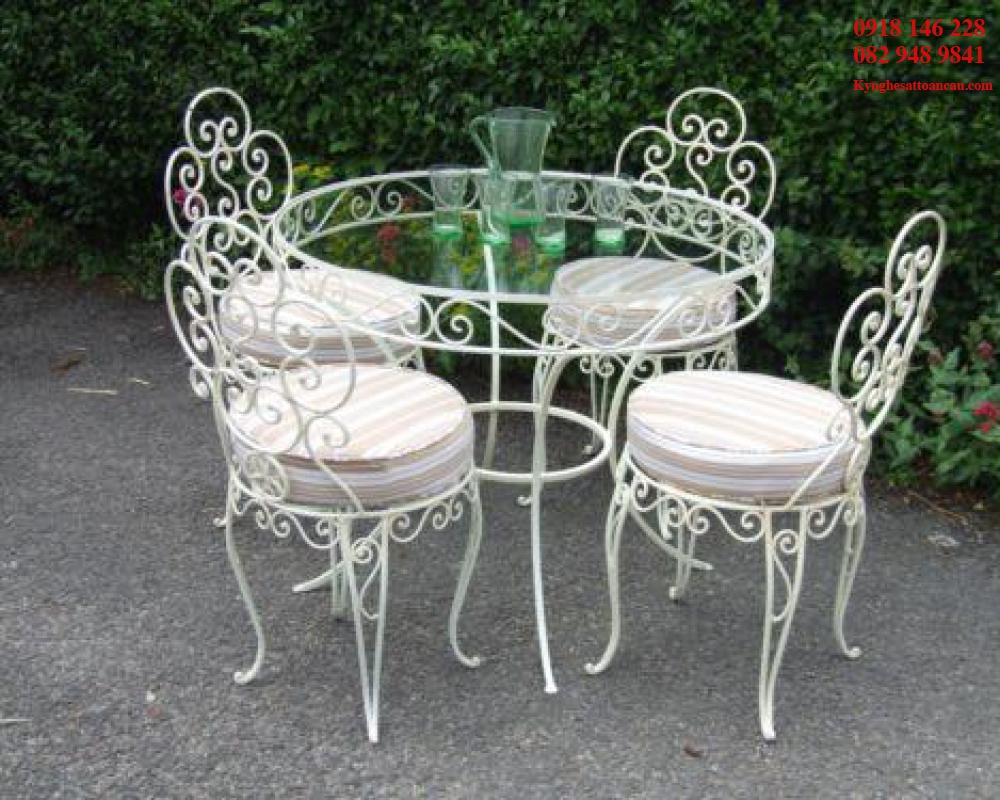 BÀN GHẾ SẮT MỸ THUẬT GS2