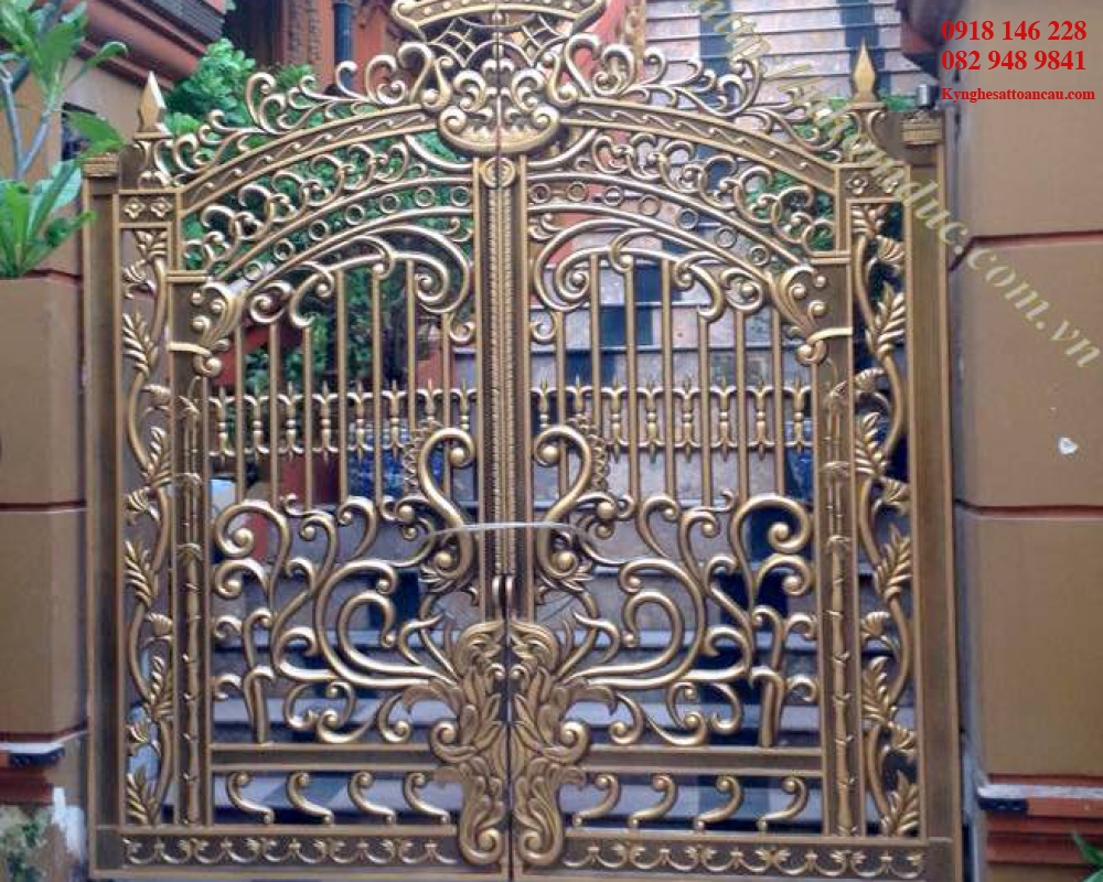 Cửa cổng nhôm đúc CN08