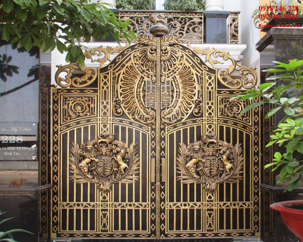 Cửa cổng nhôm đúc 1135H