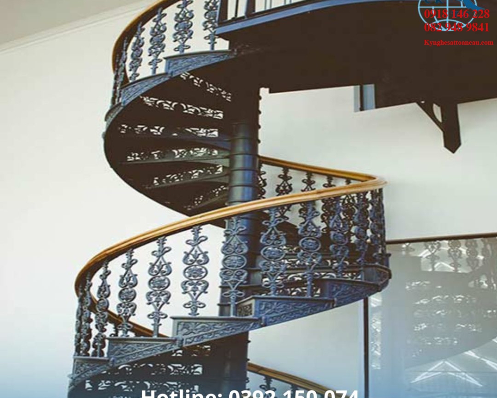 Cầu thang xoắn CTX68