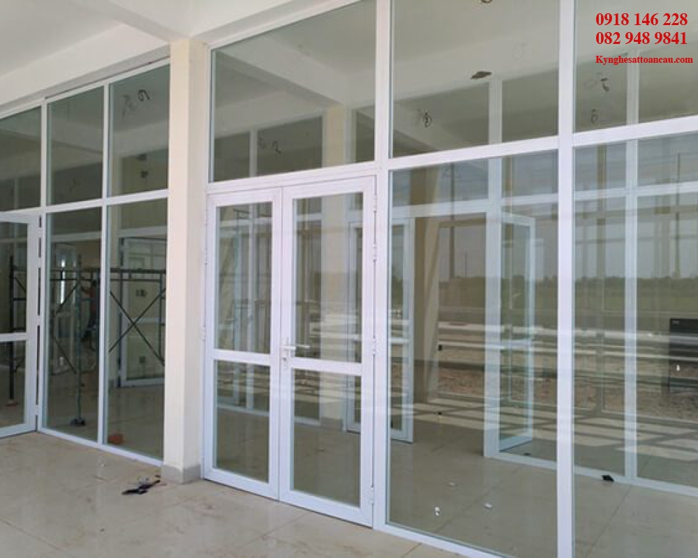 Cửa nhôm kính D1