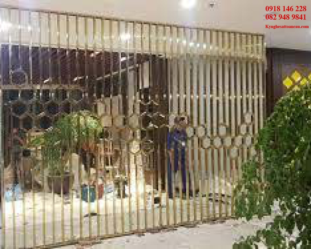 Vách ngăn inox xi mạ VNI11