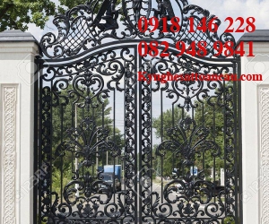 Cửa cổng sắt mỹ thuật CCS36