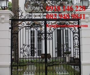 Cửa cổng sắt mỹ thuật CCS03
