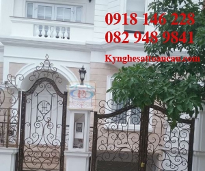 Cửa sắt mỹ thuật CCS031